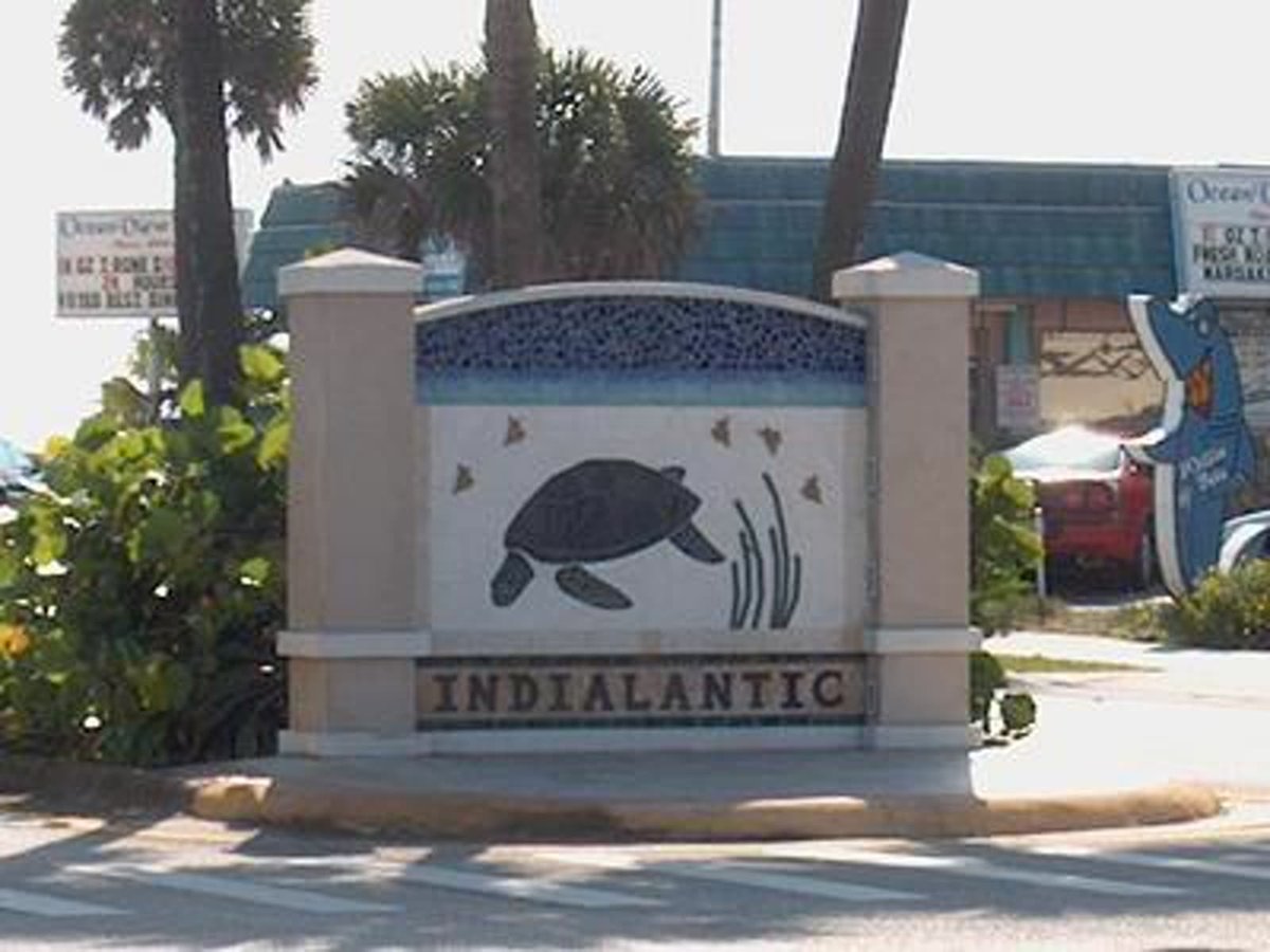 Beachside street scene in Indialantic, Florida